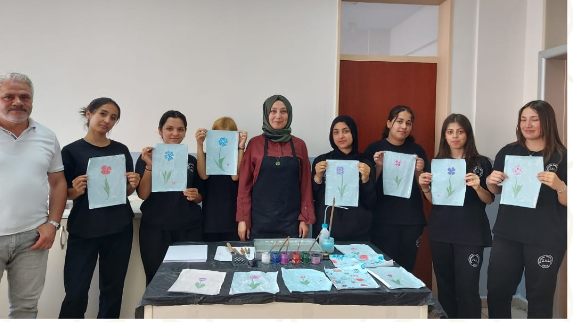 Ebru Atölyemizin İkinci Dersi: Suya Düşen Renkli Hayaller 